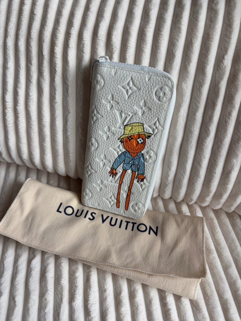 Louis Vuitton White Monogram Taurillon "LV Friends" Zippy Wallet